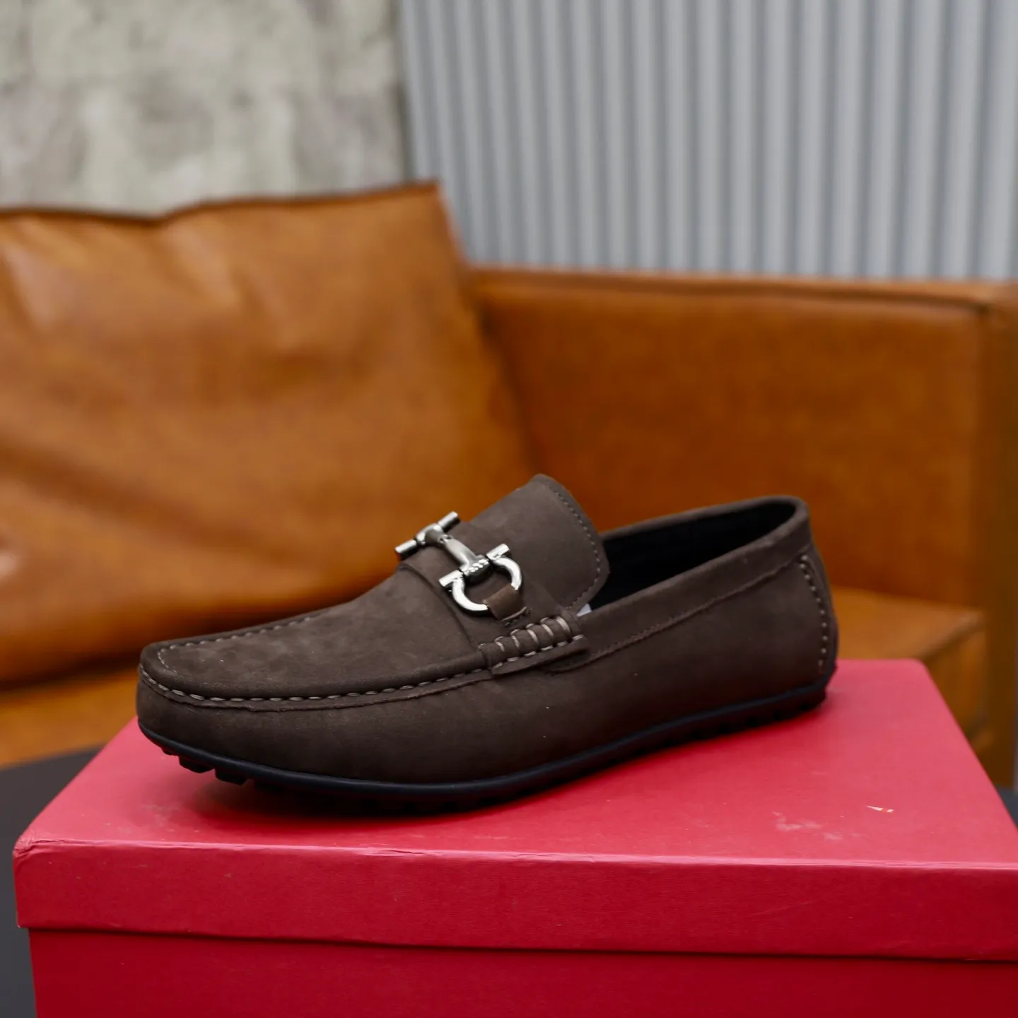 Ex-factory price: 462💰🙅‍♂️🙅‍♂️🙅‍♂️Niuli Brand: Ferragamo Standard code: Men's code 38/44 (45 customized) Grade: Same as the official website Material: Original imported cowhide leather lining Original wear-resistant lightweight outsole Style category: Men's casual slip-on shoes Bean shoes Distinguished luxury brand elements top luxury Color: actual picture color